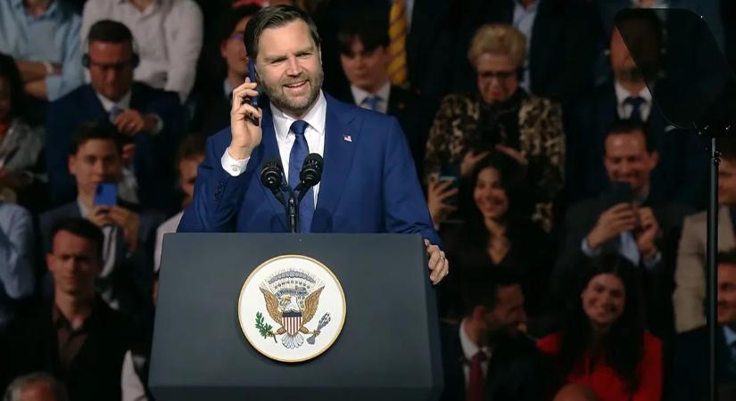 Magyar-amerikai barátság napja: JD Vance a színpadon hívta fel Donald Trumpot