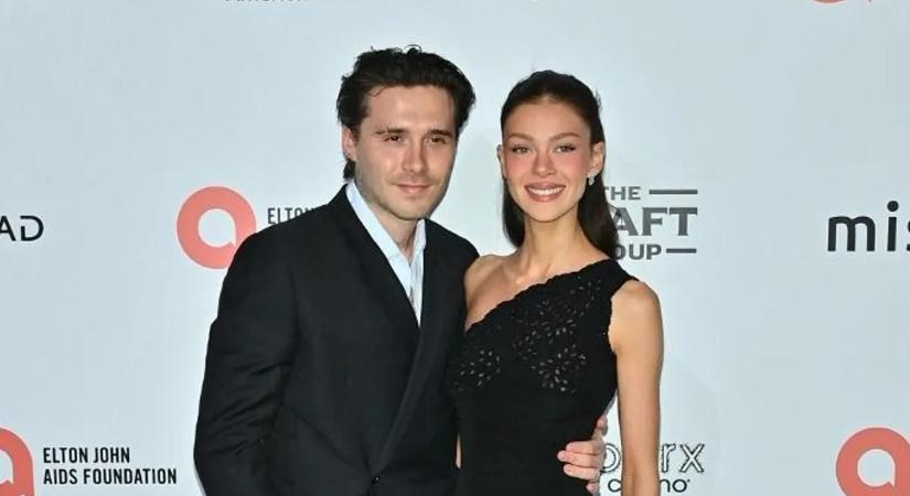 Nicola Peltz szexi, bugyivillantós húsvéti fotói nem hagynak sokat a képzeletre