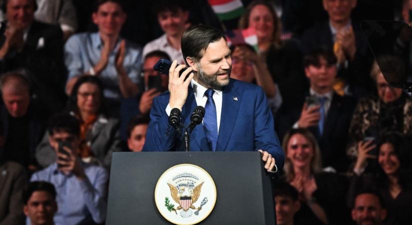 Vance beszédje elején felhívta Trumpot