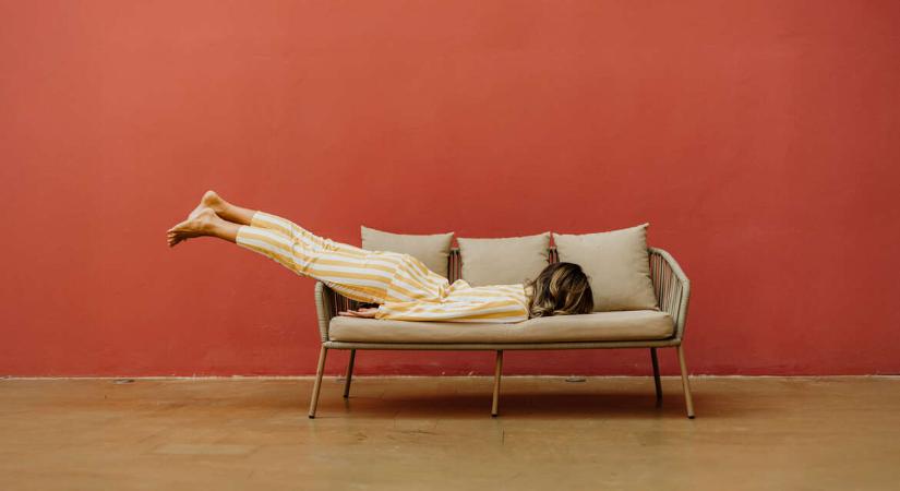 Már a 8 óra alvás sem elég ahhoz, hogy kipihenjük magunkat – Tudósok mondják el az okokat