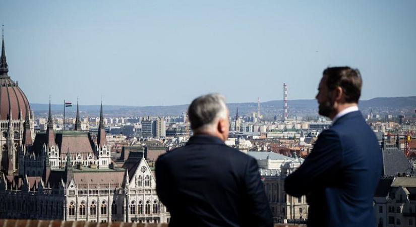 J. D. Vance fejest ugrott a kampányba Orbán Viktor újraválasztásáért