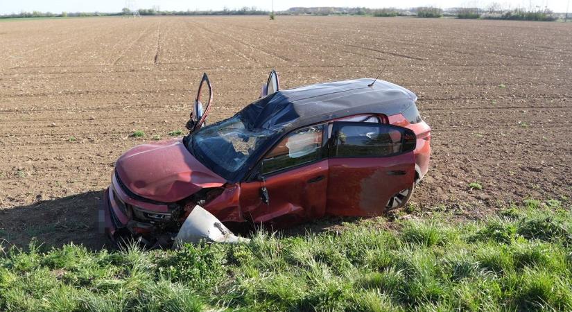 Helyszíni fotókon a Táplánszentkeresztnél történt baleset