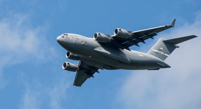 Szokatlan jelenség a légtérben: miért körözött alacsonyan egy katonai gép Zala felett?