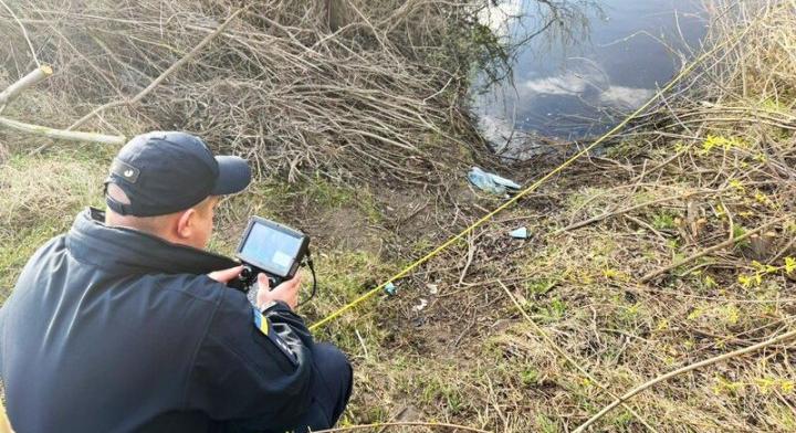 Rivne megyében víz alatti drónokkal keresnek egy 4 éves kisfiút