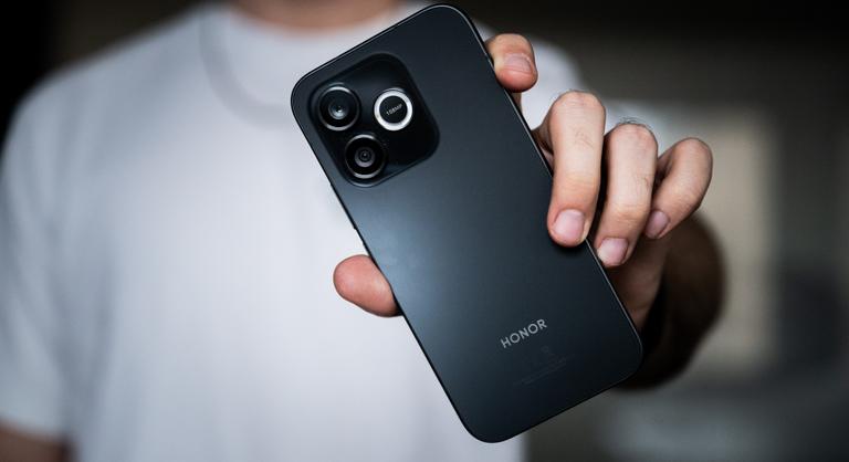 Itt a telefon, amely töredékáron kínál iPhone-os funkciókat