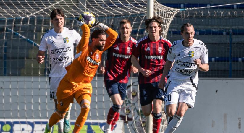 NB II: Vidi-kapust és Kecskemét-csatárt is kapott az élre álló Vasas edzője