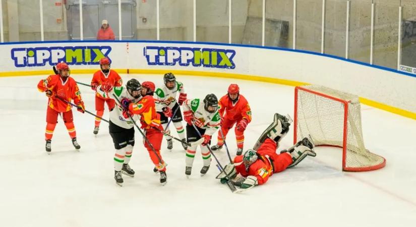 Csordás, Bátyi és Tóth Flóra kikerült a magyar női jégkorong-válogatott keretéből