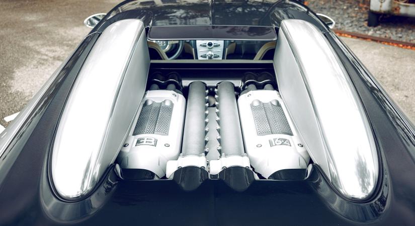 Megvette a Bugattit lerohadt váltóval, és százmilliók helyett fillérekből megjavította