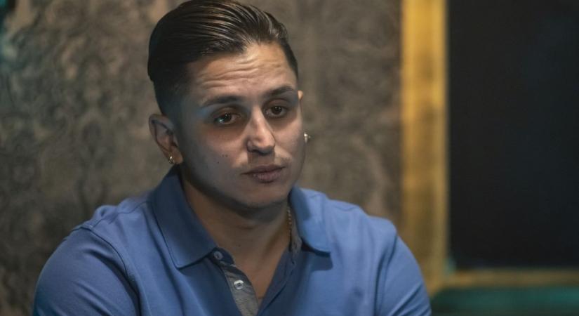 VV Aureliot eltiltották a közügyektől, mégis Orbánért kampányol: „Itt mindenki él, mint Marci a Hevesen”