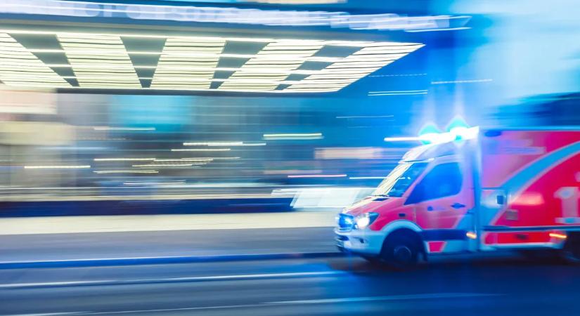 Orvosi csoda! Több mint 2 órát volt a jeges víz fenekén a kisfiú, így élte túl