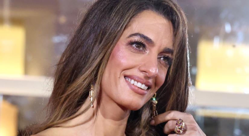 Amal Clooney-nak új frizurája van, és most szebb, mint valaha