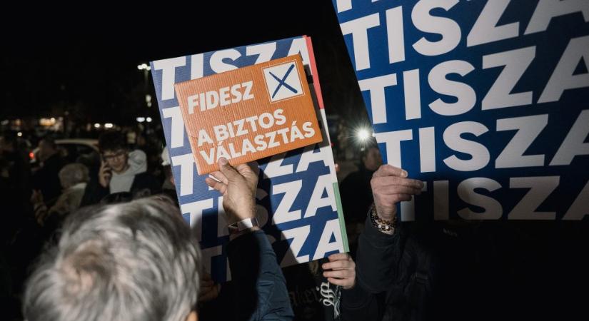 „A generációs konfliktust kifejezetten a politikusok gerjesztik” – szakértők a fiatal tiszások és az idős fideszesek szembenállásának okairól