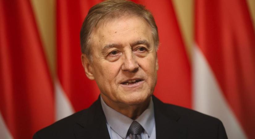 A Professzorok Batthyány Köre is támogatja Cziráki Attilát