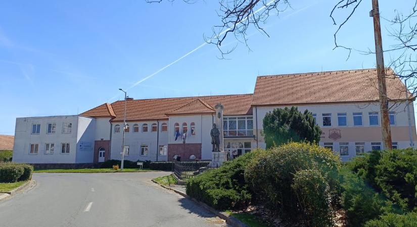 Százmilliókból újulnak meg az iskolák: Marcaliban modern tankonyhában tanulhatnak a diákok