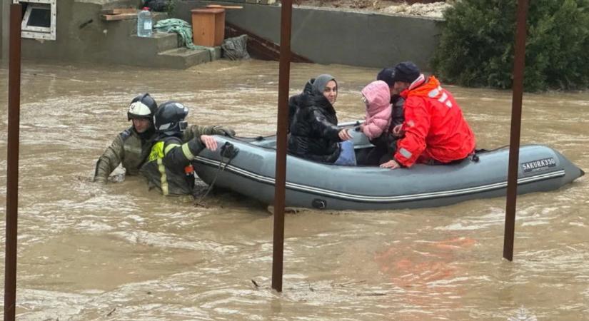 Már hat áldozata van a dagesztáni áradásoknak, több mint hatezer lakost evakuáltak