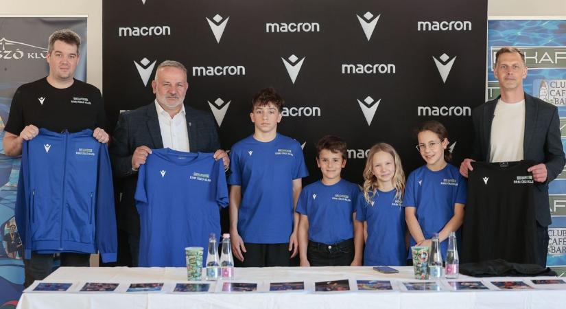 A Békafütty-Egri Úszó Klub tagjait európai topmárka öltözteti
