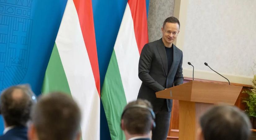 Szijjártó Péter: Az amerikai alelnök is megerősítette, hogy elképesztő külső beavatkozás zajlik a magyar választásba