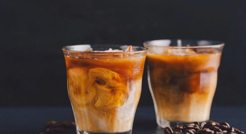 Nem méz, nem sztívia: milyen egészséges édesítővel a legfinomabb a kávé?