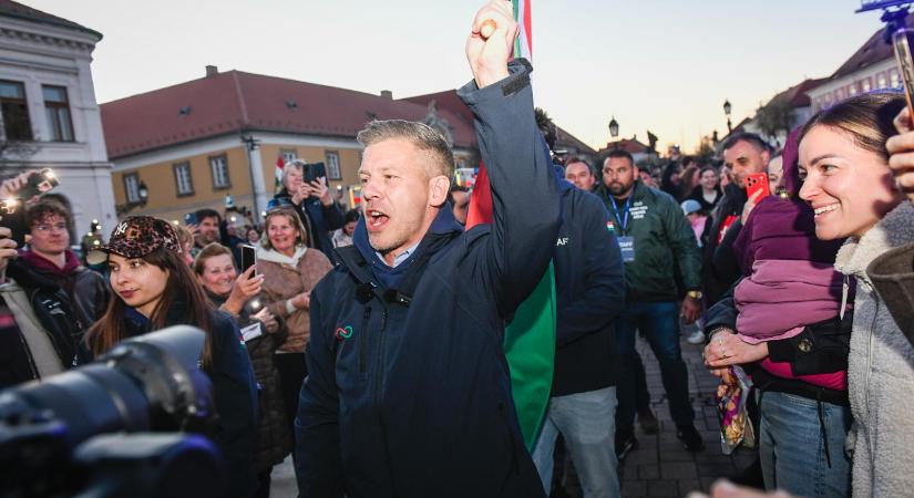 Magyar Péter: Világossá vált, hogy az Orbán-kormány nem a magyar érdeket képviseli, a bátor utcai harcos kisegérnek nevezi magát