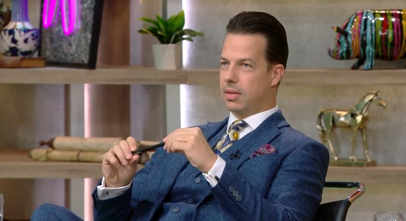 Hamis képért kértek milliókat? – Kováts Dávidnak két telefonhívásba kerül az igazság