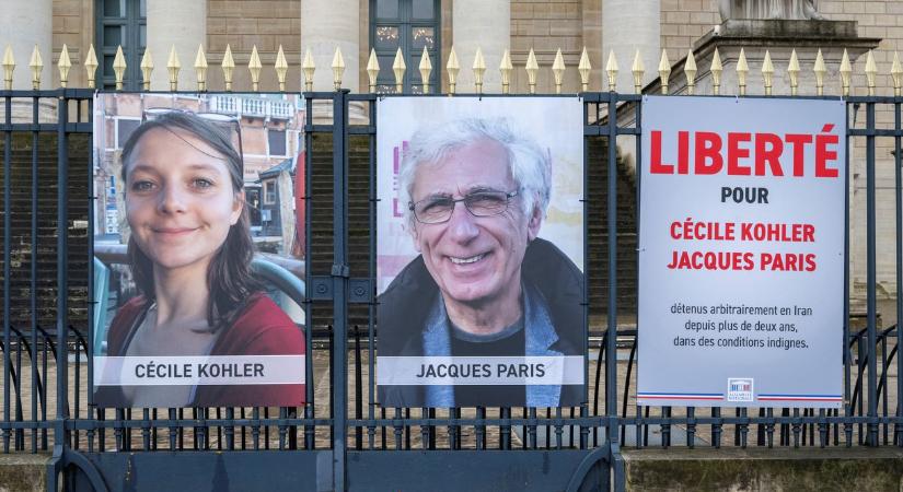 Hazatérhet Iránból a kémkedés vádjával súlyos börtönbüntetésre ítélt két francia állampolgár