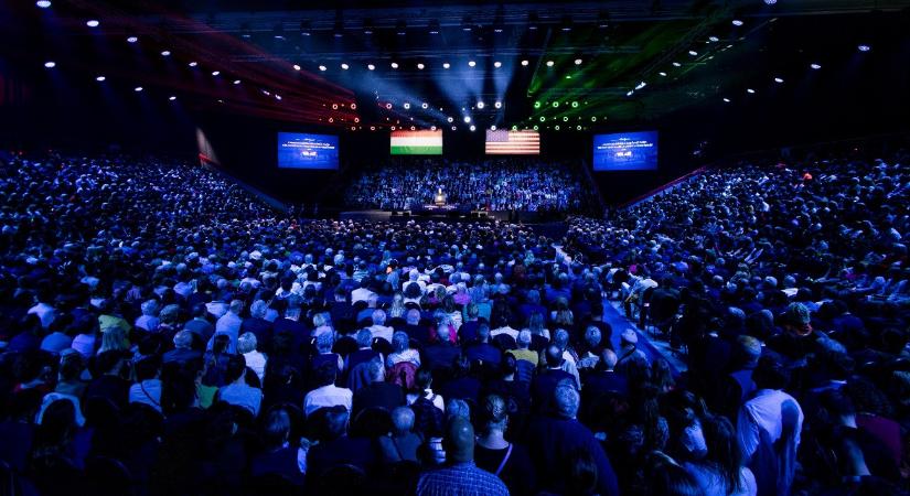 Teltház fogadta J.D. Vance amerikai alelnököt – helyszíni beszámoló