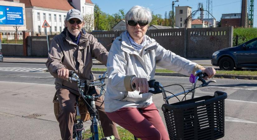 Ezt hozhatja az új KRESZ a bringásoknak - Fókuszban az oldaltávolság és a sisak