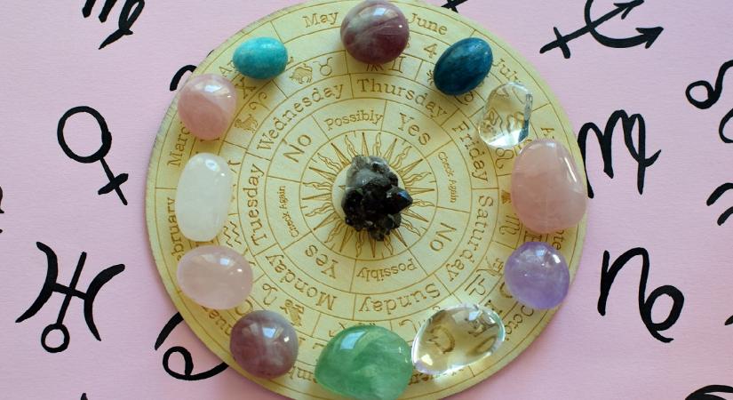 Napi horoszkóp: 2 csillagjegy ölébe váratlan pénz hullhat