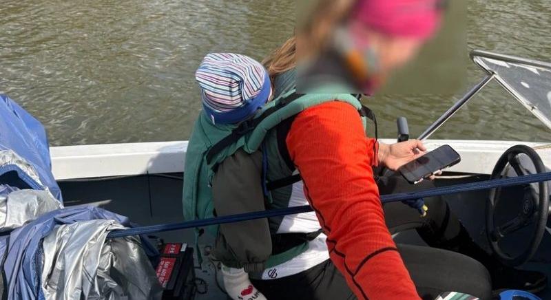 Életveszélyesen lazázott a kisbabával egy kajakedző a Dunán