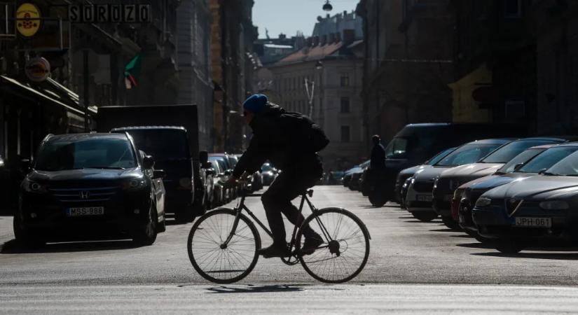 Napos, de szeles idő várható, esni nem fog