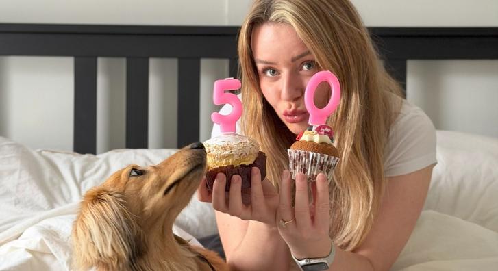 Internetes sztár lett a tacskó, aki a gazdája álomesküvőjét is fizeti