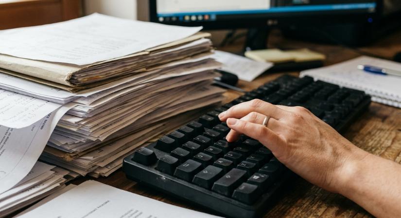 Digitális átállás: mi a teendő a TB-kiskönyv megszűnése után?