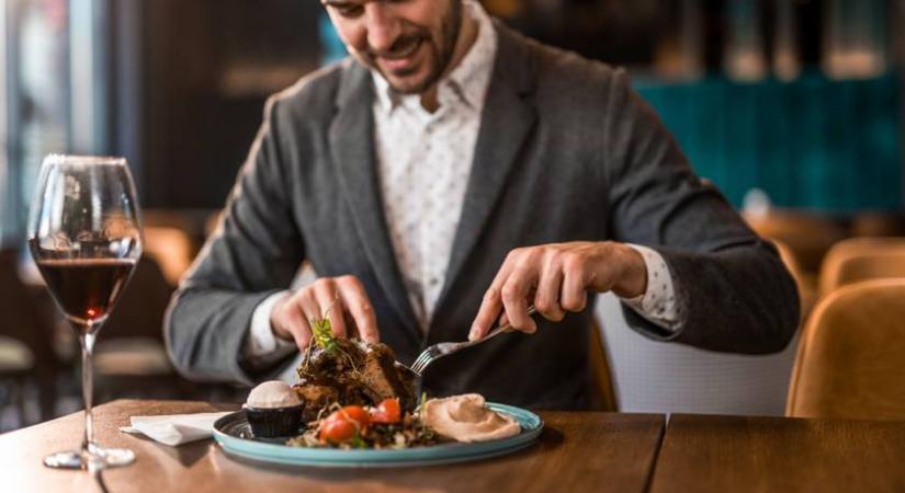 A nárcisztikusok 5 étkezési szokása, ami azonnal lebuktatja őket - Csak rájuk jellemzőek