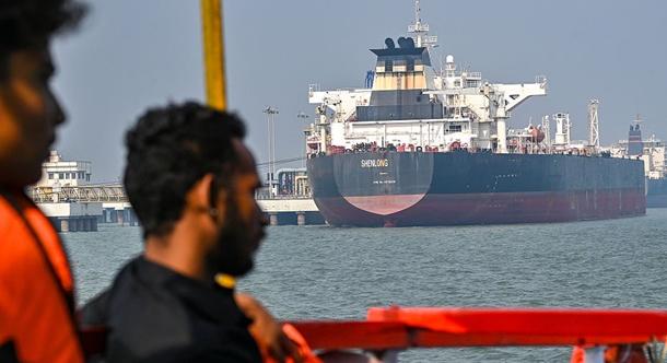 India újra venezuelai olajat vásárol hat év után