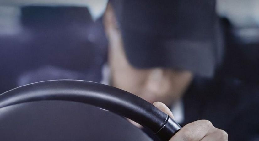 Másnaposan vezetni éppúgy veszélyes, mint ittasan, mutatjuk miért