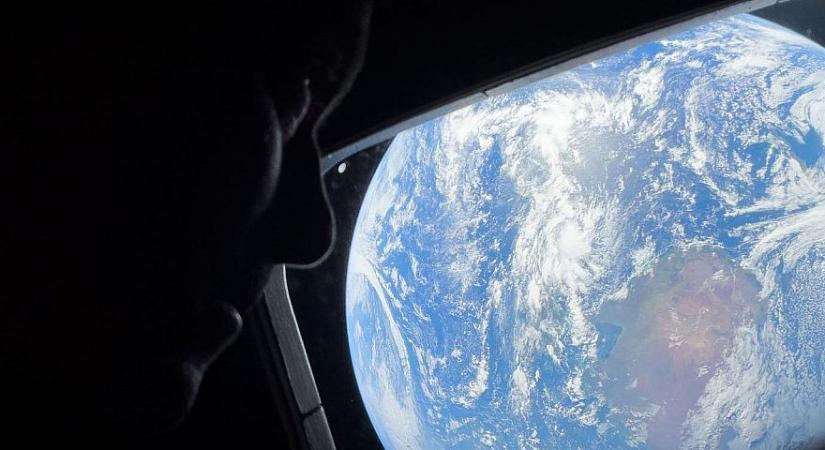 Elképesztően szép fotókat készített a Napról, a Holdról és a Földről is az Orion űrhajó legénysége