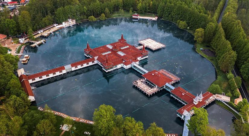 Káprázatos, új fotók érkeztek a Hévízi-tó rejtett barlangjáratairól