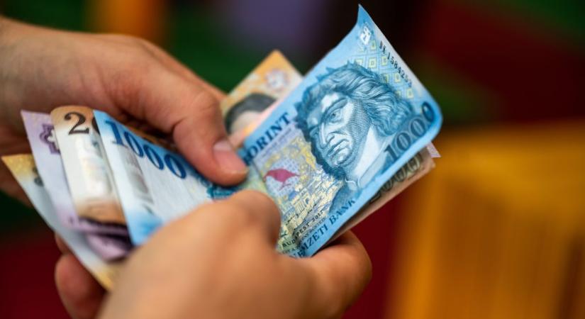 Ugrásszerűen erősödött a forint szerda reggelre