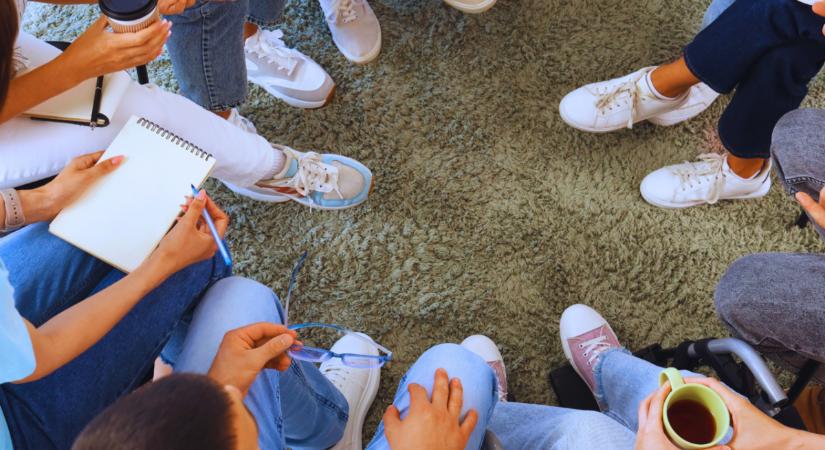 Ingyenes gyermekvédelmi anyagok a Hintalovon Alapítványtól