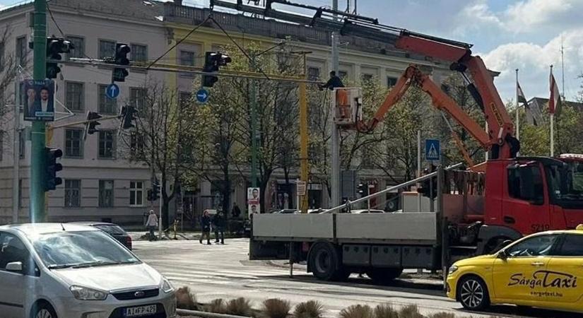 Mindenki nagyon figyeljen, nem működnek a központban a jelzőlámpák