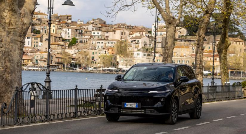 Megérkezett Magyarországra a hatótávnövelt Leapmotor B10, íme a hazai ára!