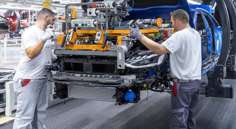 További dolgozókat bocsáthat el az Audi