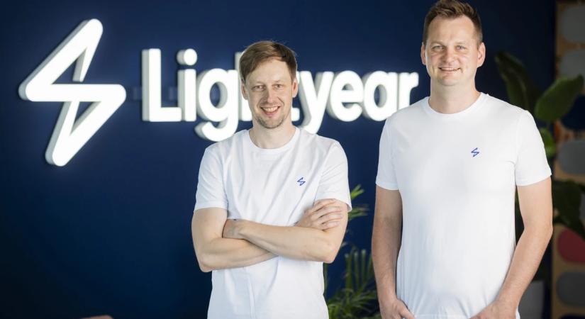 Nincs időd utánanézni a befektetéseknek? Ezt neked találta ki a Lightyear