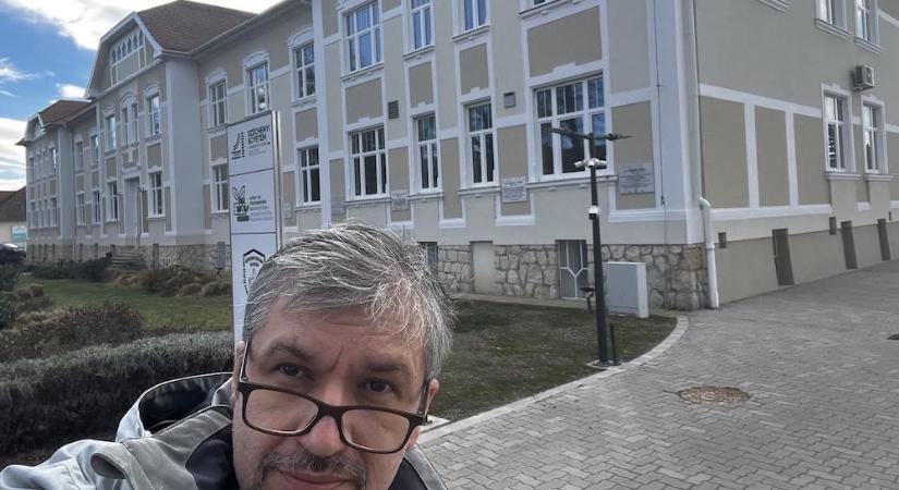 Hadházy szerint 283 millióból csináltak egy „gagyi kamu appot” Mosonmagyaróváron