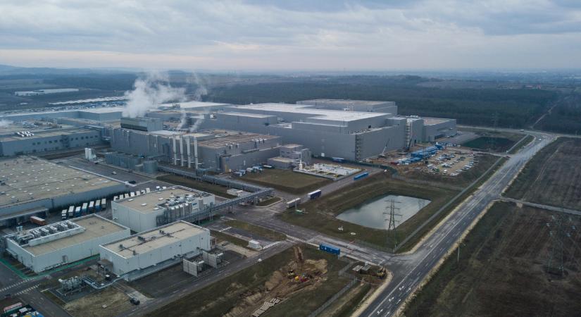 Képtelen kilábalni a gödörből a magyar ipar, ismét csökkent a termelés februárban