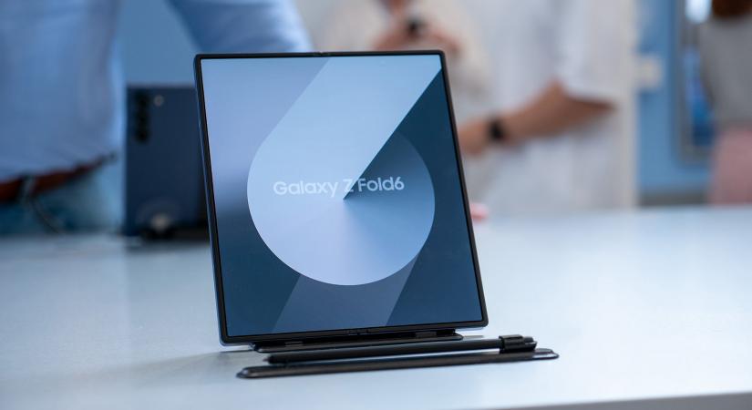Szélesebb formára válthat a Samsung Galaxy Z Fold 8