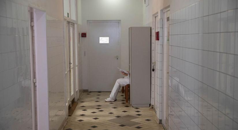 Kuruzslóval "dolgozott" a zalai főorvosnő, nem másért: pénzért