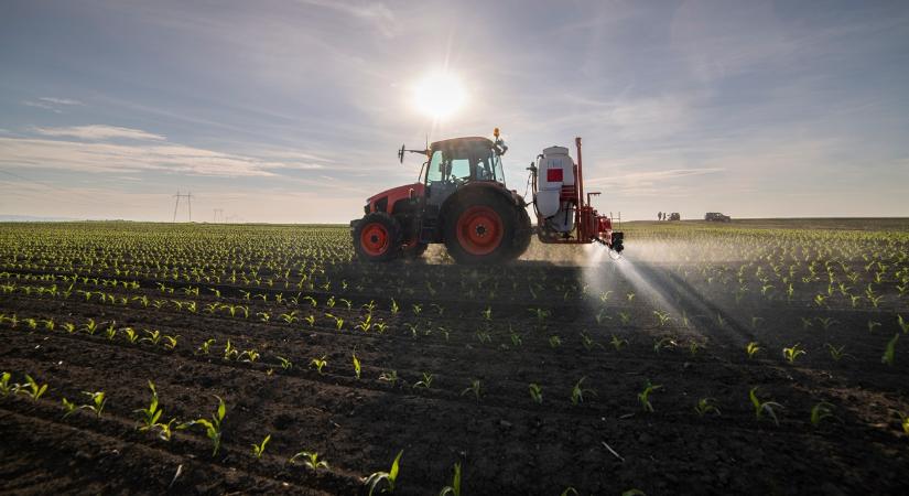 Hiába a 400%-os drágulás, Brüsszel újabb büntetővámmal sújtja a magyar gazdákat