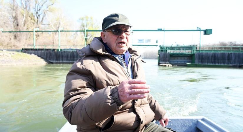 Hetven éve járja a folyót és árterét a Tisza-tó legidősebb túravezetője – galériával
