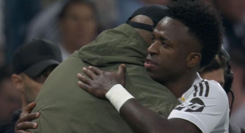 Itt a nagy találkozás: a lemajmozott futballista így fejezte ki a háláját a Magyarországot lejárató sztáredzőnek (FOTÓ)